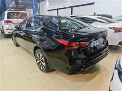 نيسان ألتيما